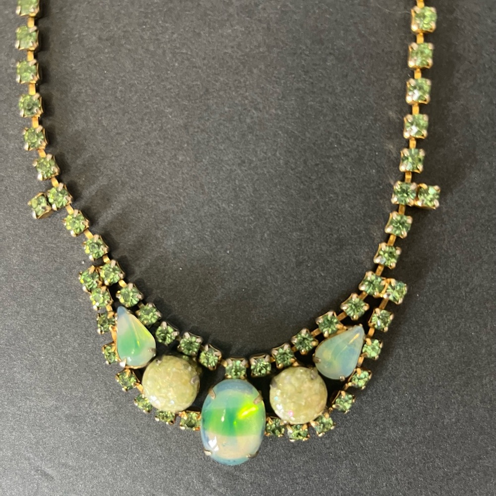 Vintage 1950s Green Rhinestones Blue Green White Glass Cabochons Necklace 14” - Picture 8 of 12